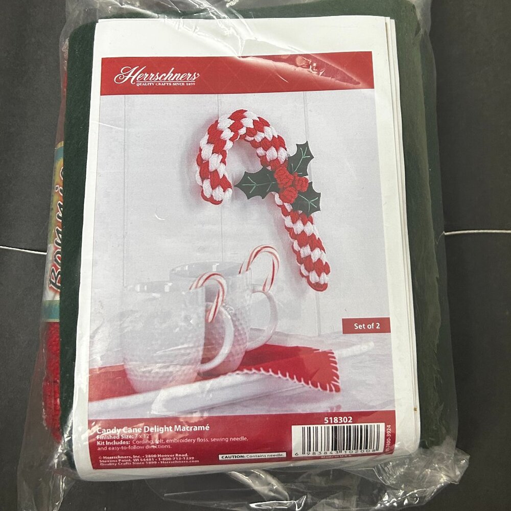 Herrschners | Candy Cane Delight: Set of 2 | 518302